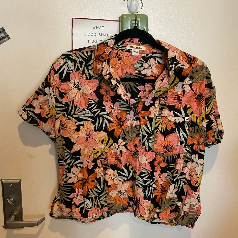 Billabong cropped Linen blend shirt NWOT
